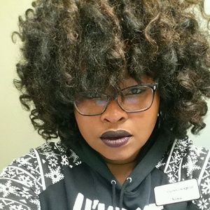 Meet your Posher, Nina